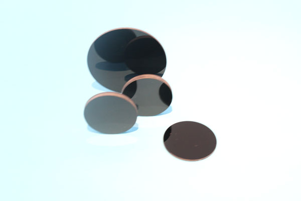 紅外透射可見吸收玻璃